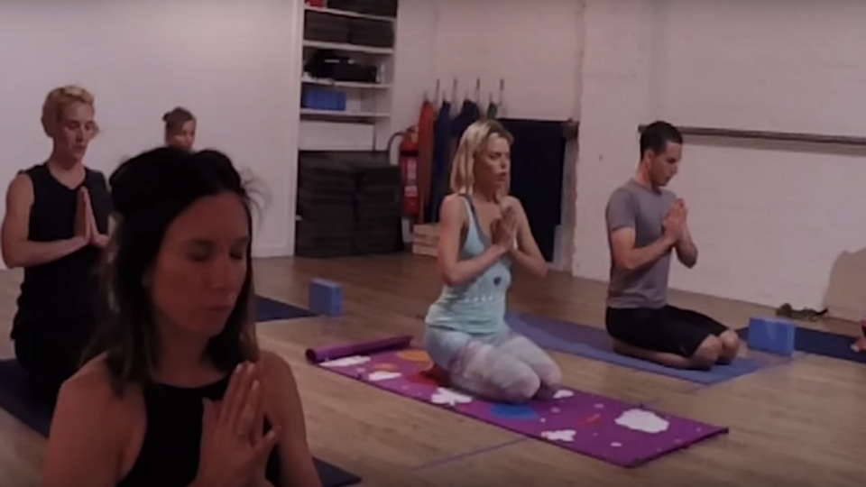 Sophie Monk's Yoga PRANK!